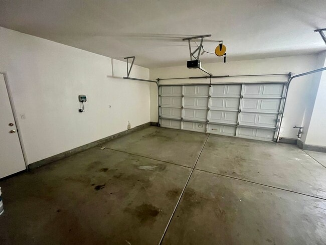 Building Photo - Aviara 4 BD, 3BA in gated community