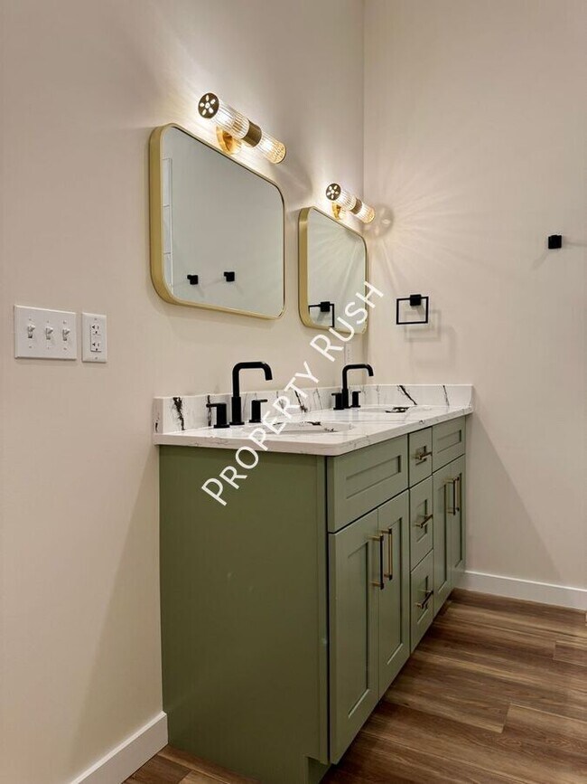 Building Photo - 1865 Zeta Way