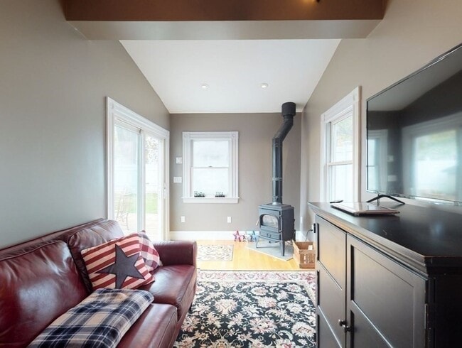 Building Photo - 180 Hammond St