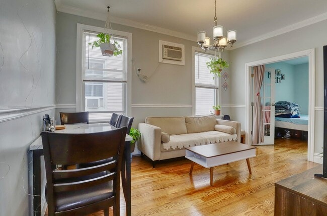 Building Photo - 264 Columbia Ave