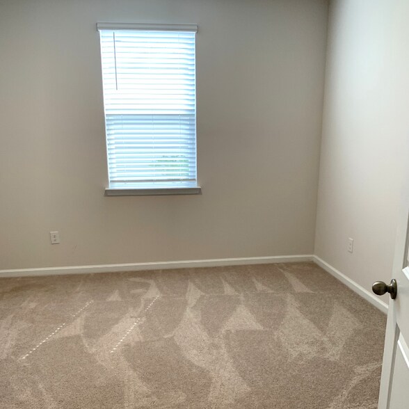 Building Photo - 246 Marauder Dr