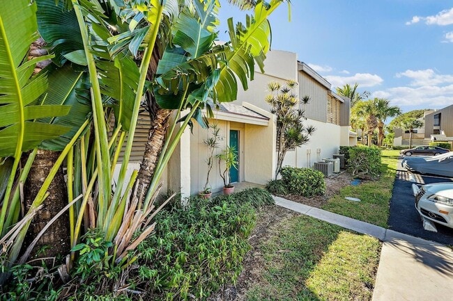 Building Photo - 1605 S US Hwy 1