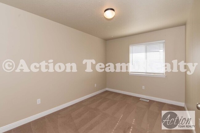 Building Photo - Townhome in Lehi