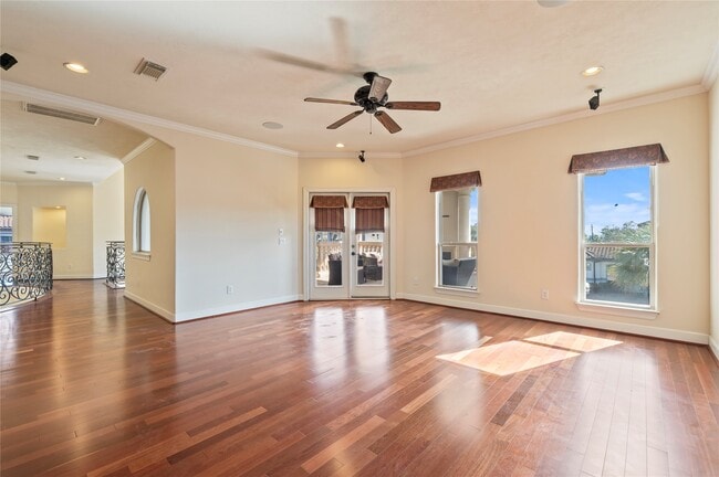 Building Photo - 538 Villa Dr