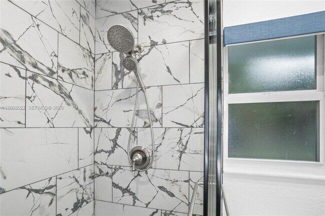 Building Photo - 12090 164th Ct N