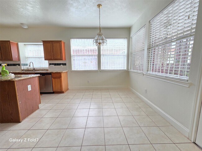 Building Photo - 8615 Barron Wood Cir E