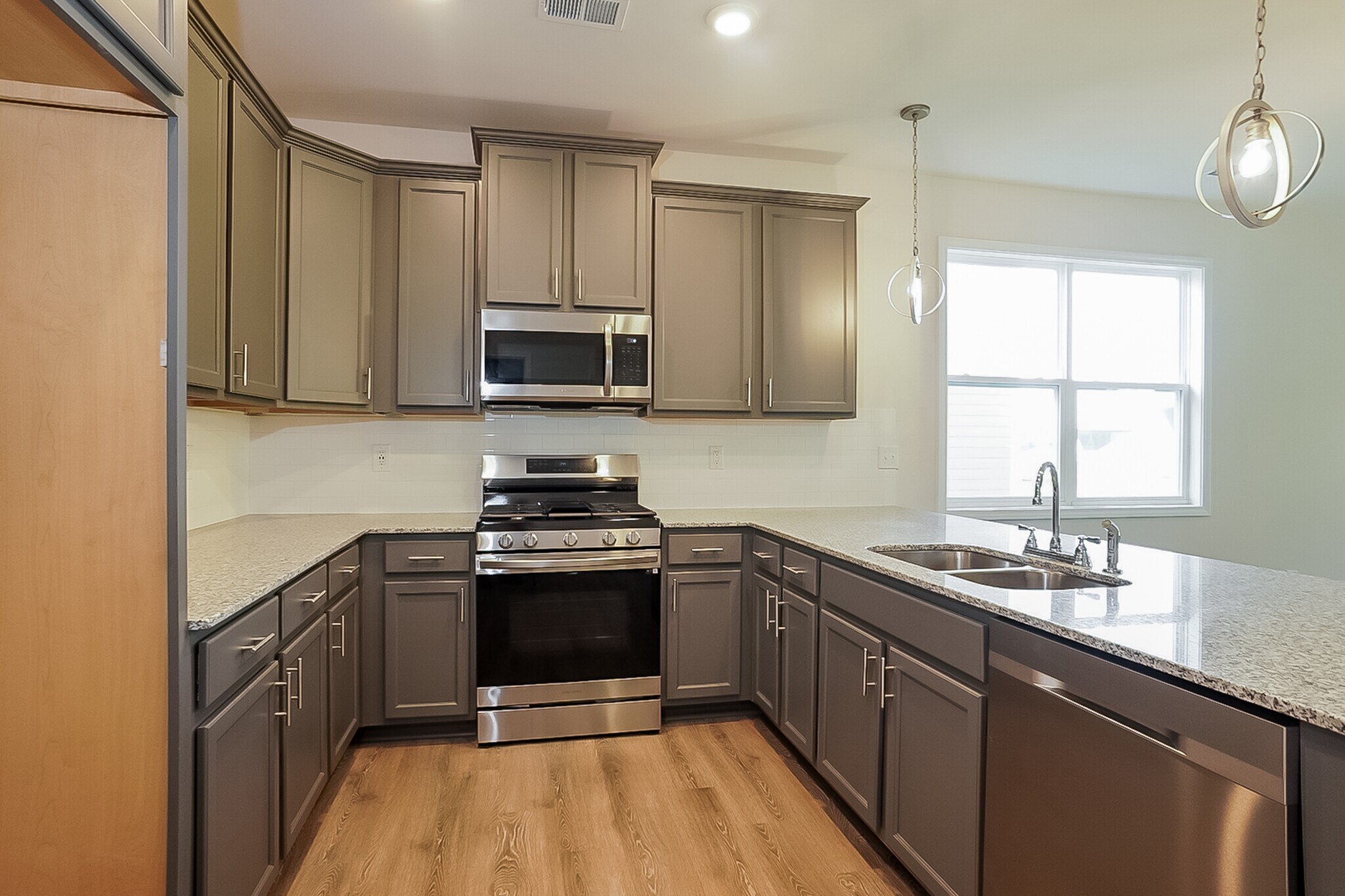 Building Photo - 711 Courtland Dr