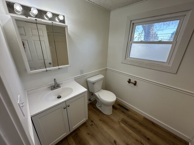 Building Photo - 505 E 23rd St