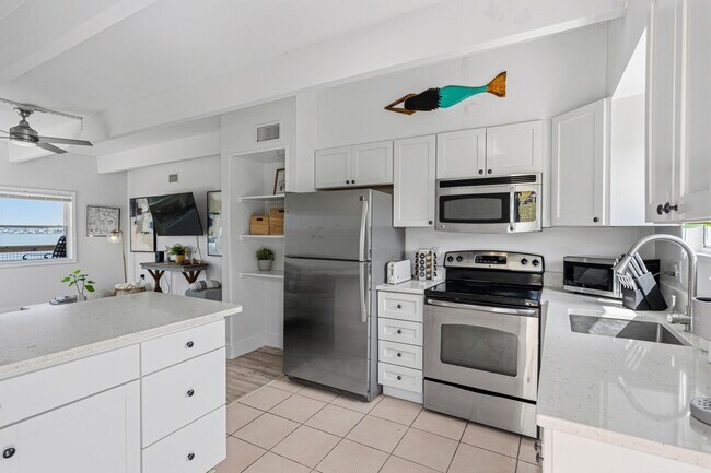 Building Photo - 334 Bluefish Dr