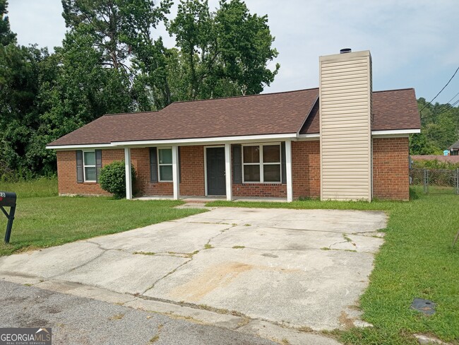 Building Photo - 2928 Dahlia Dr