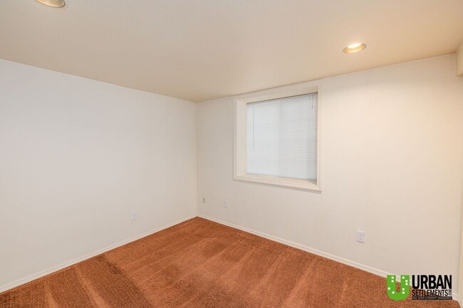 Building Photo - Cozy and charming 2-bedroom, 1-bathroom duplex in Cheney