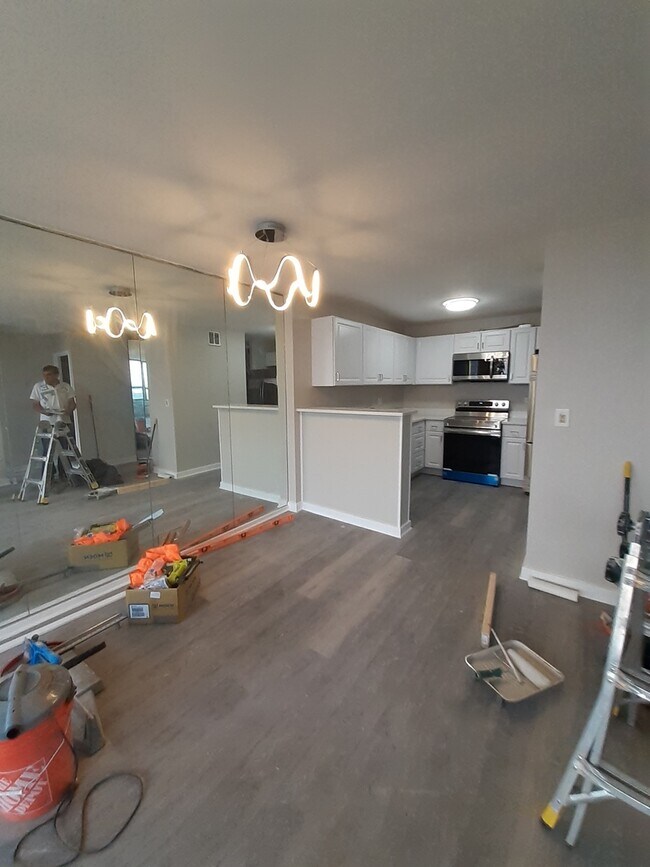 Building Photo - 5100 N Marine Dr