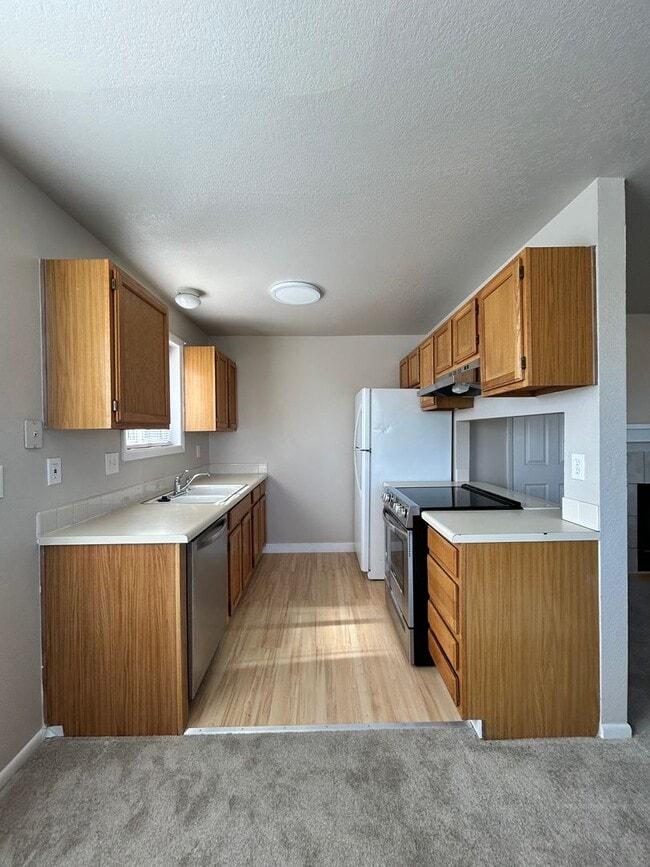 Building Photo - Condo Available For Rent In Northeast Boulder's Kings Ridge