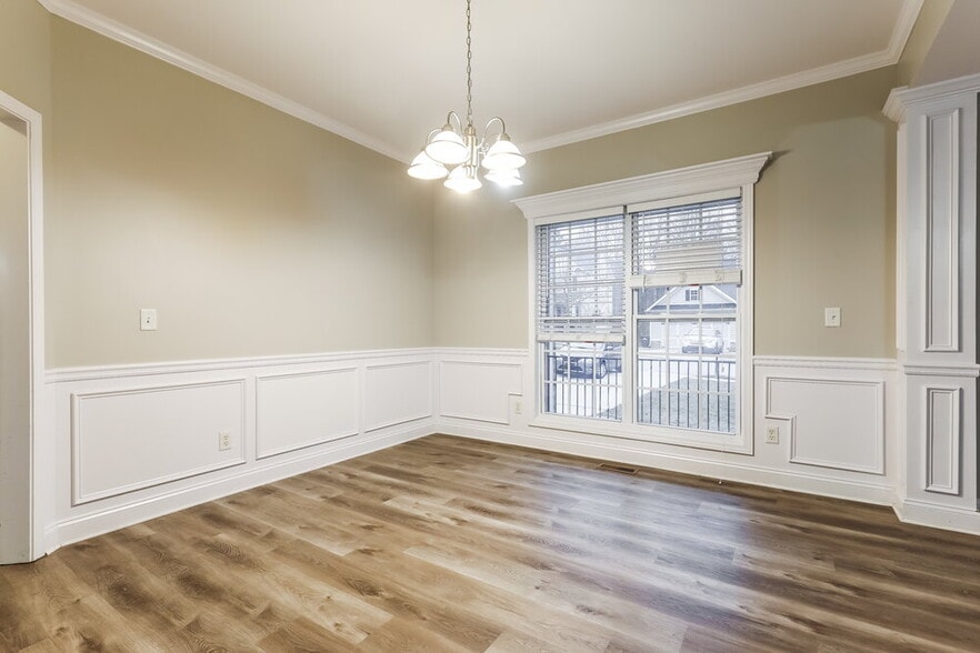 Building Photo - 9993 Village S Dr