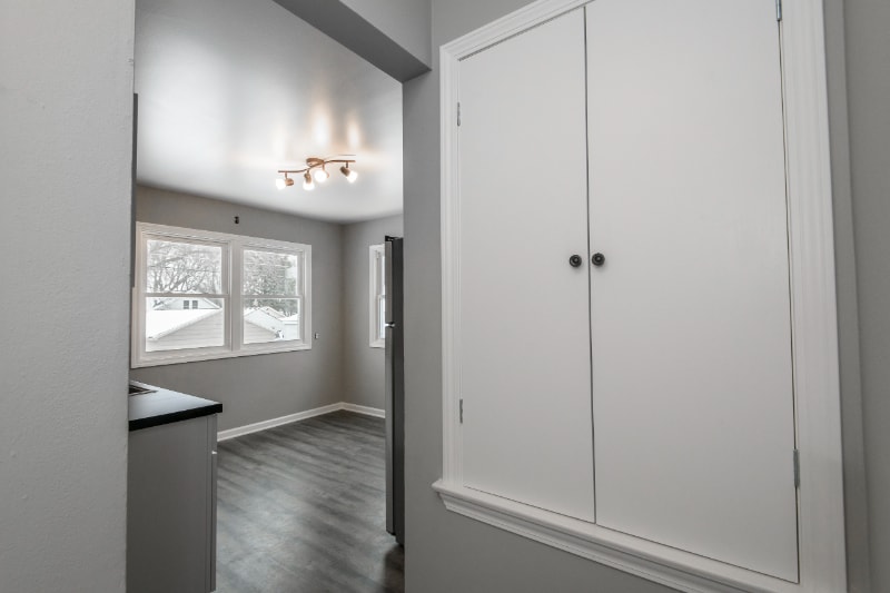 Building Photo - 424 S 66th St