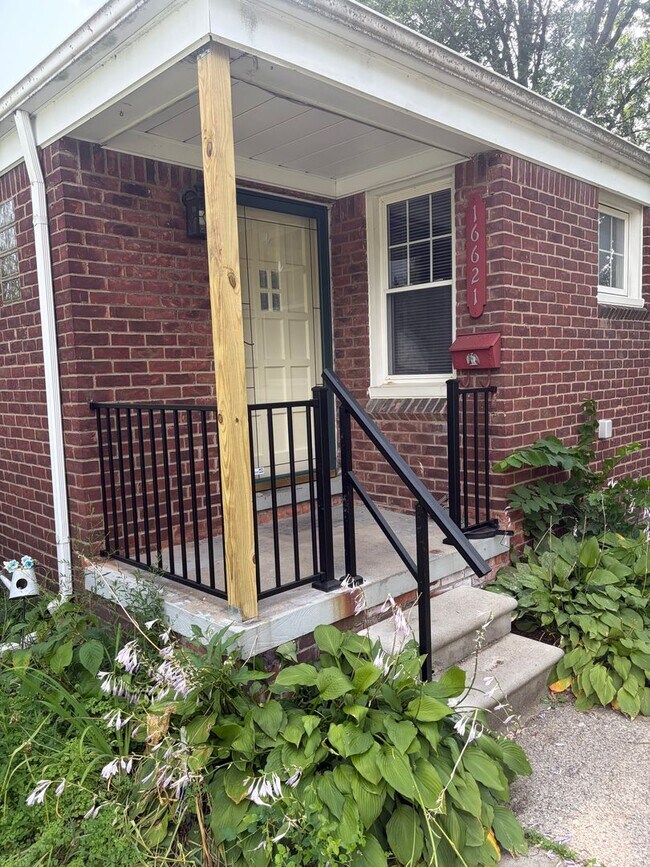 Building Photo - 16622 Brady St