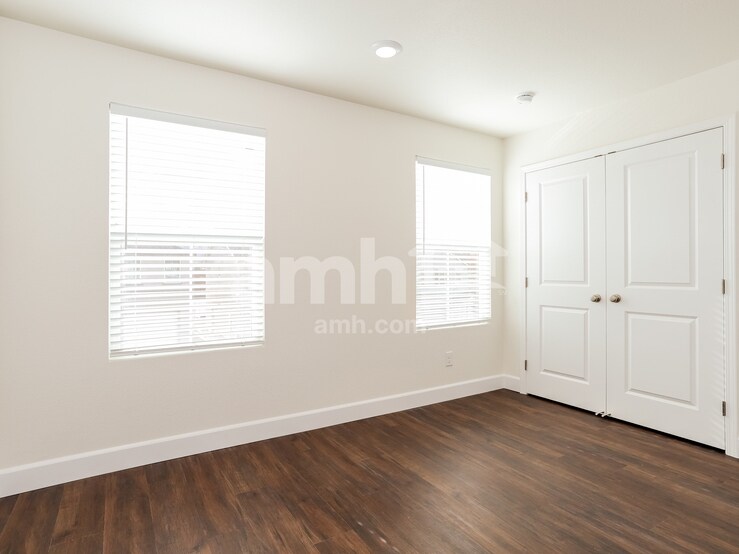 Building Photo - 13807 E 101st Ave