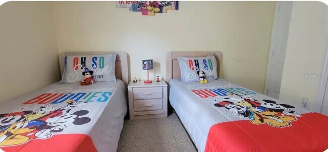 Building Photo - 913 Lake Berkley Dr