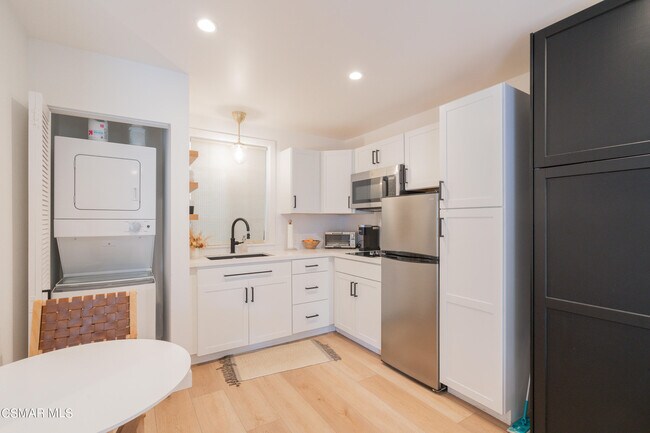 Building Photo - 2653 Via Zurita Ct