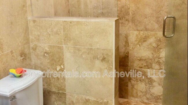 Building Photo - 4 Coma Lk Ln