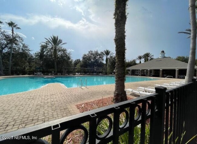 Building Photo - 13026 SUNSET LAKE Dr