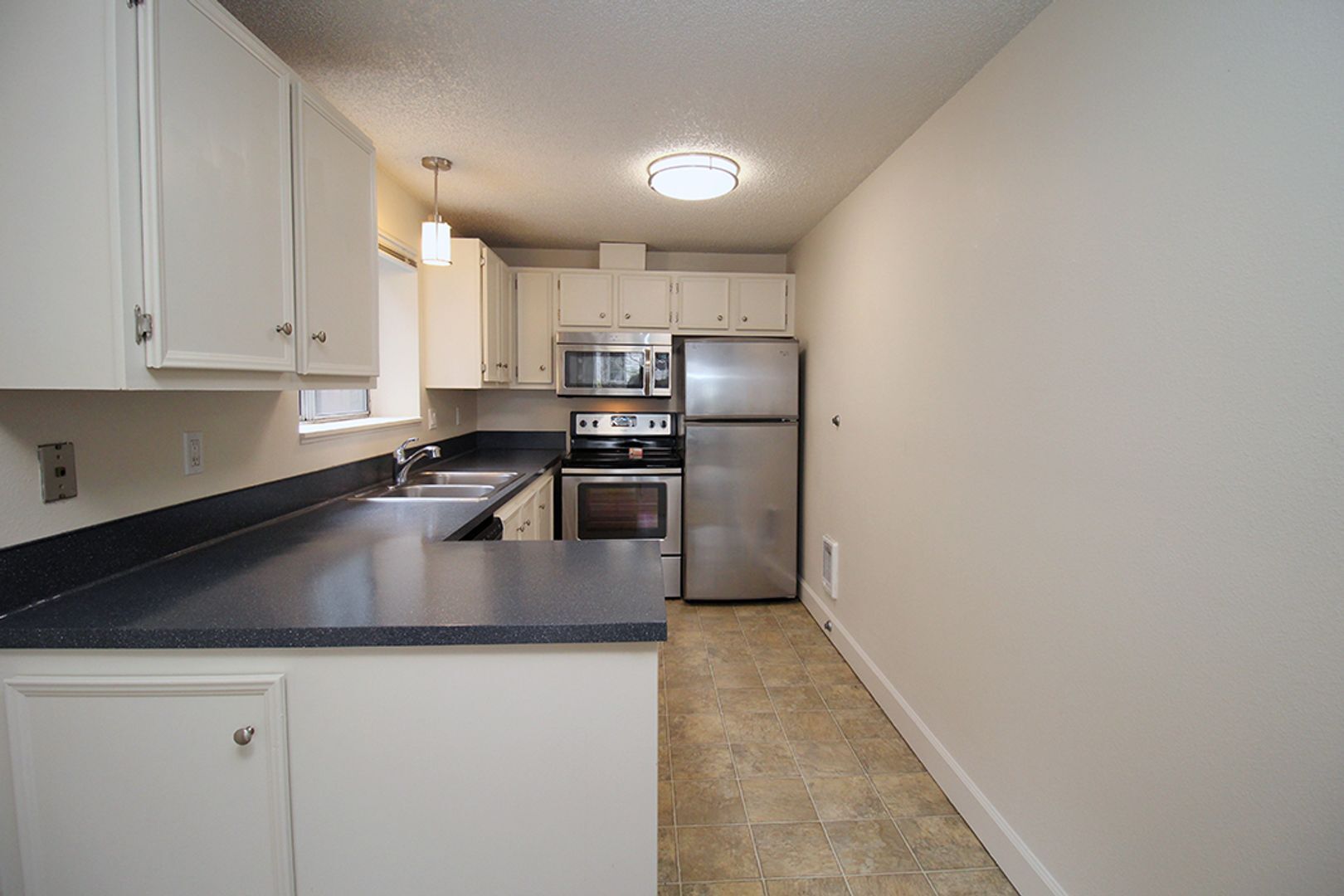 Building Photo - 5025-5025 S View Point Ter