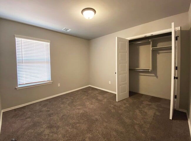 Building Photo - Stunning home for rent