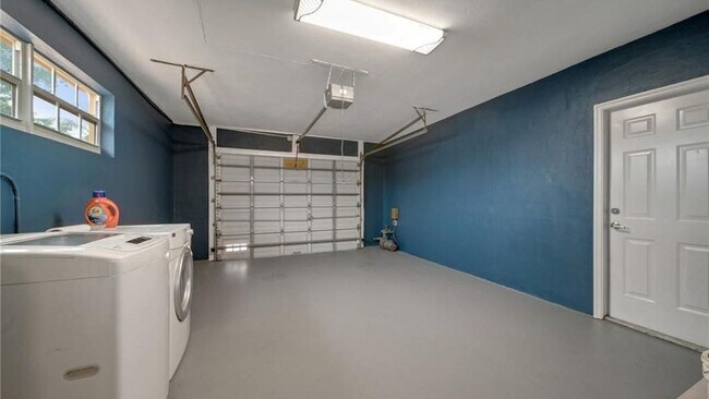 Building Photo - 4115 Madison St