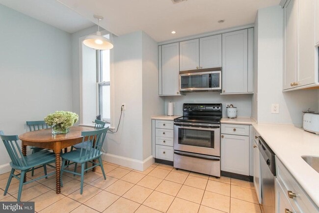 Building Photo - 1731 Wallace St