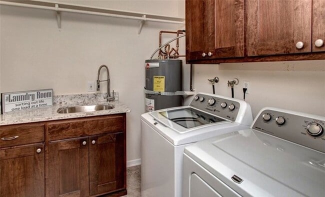 Building Photo - Beautiful Home located near Juanita Bay Water Front with 2 Bed and 2 Bath