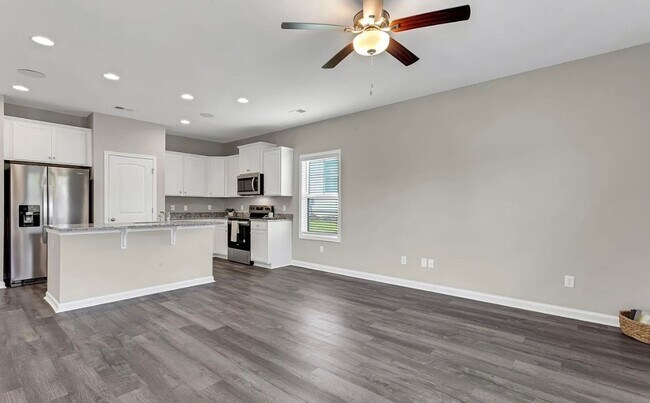 Building Photo - Stunning 3/2.5 Townhome Available Now!