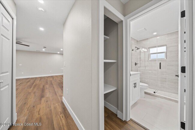 Building Photo - 510 Kennwood Ave