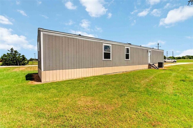 Building Photo - 5670 US-290