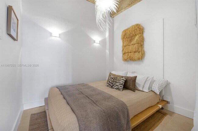 Building Photo - 770 NE 69th St