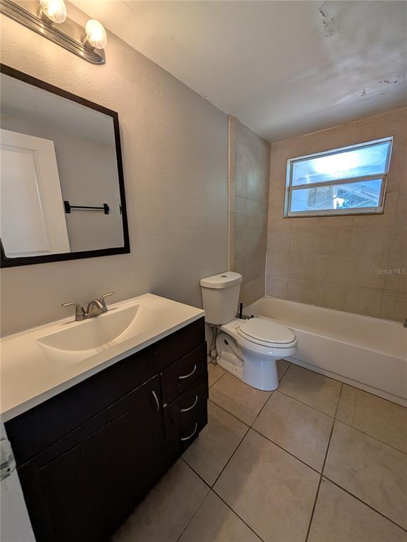 Building Photo - 5015 Overton Dr