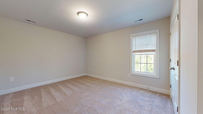 Building Photo - 358 N Ardsley Ln