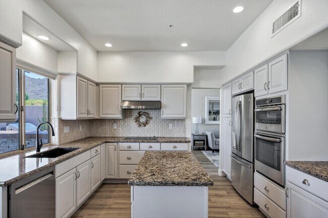 Building Photo - 13744 E Lupine Ave