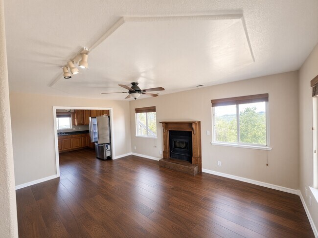 Building Photo - 12040 Twin Pines