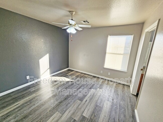 Building Photo - 1381 Ogallala St