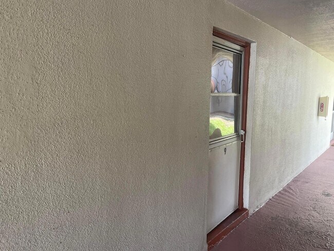 Building Photo - 502 Davis Rd