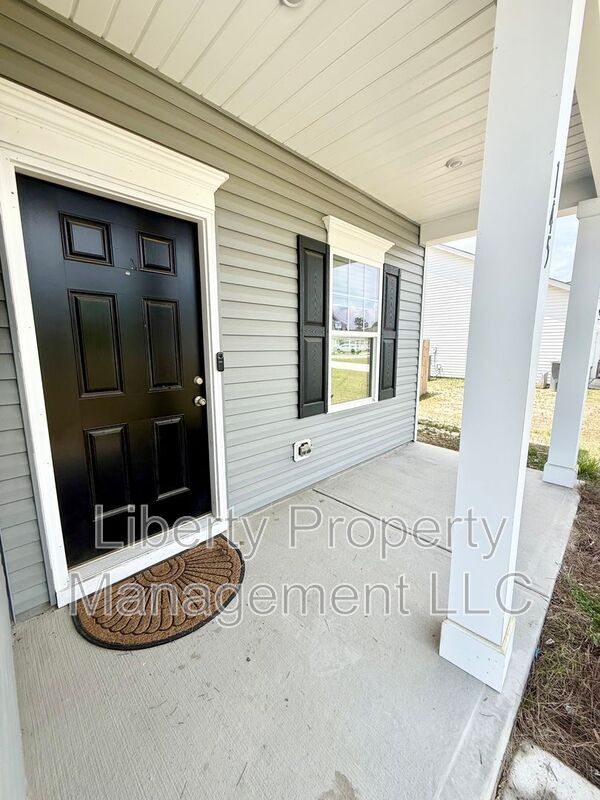 Building Photo - 145 Deodora Ln