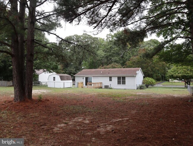 Building Photo - 1108 Middleneck Dr