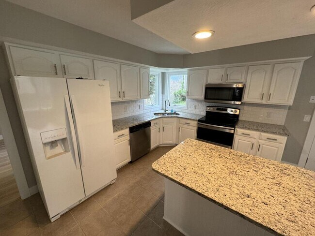 Building Photo - 1504 W Highpoint Cir