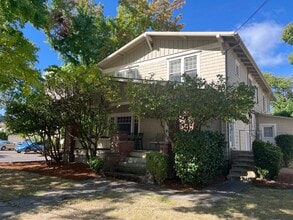 Building Photo - (844) NW 15th St. - 1 bedroom / 1 Bathroom - ALL UTILITIES PAID!