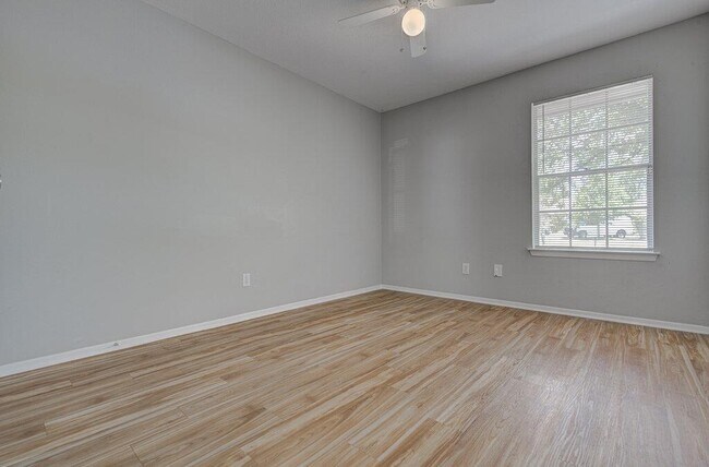 Building Photo - 2109 Singletree Ave