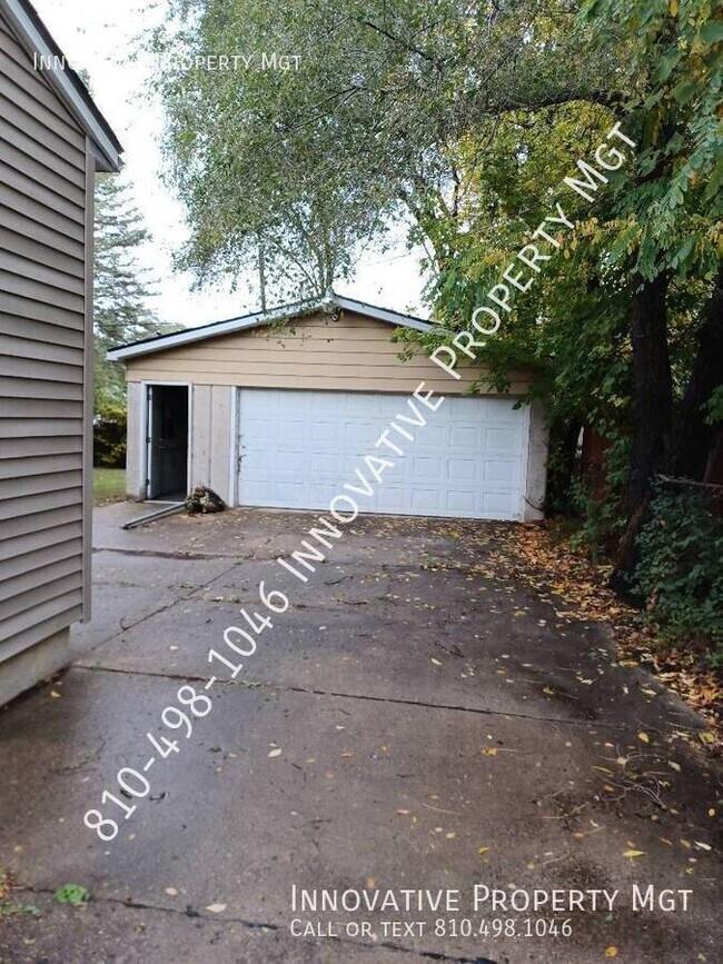 Building Photo - 2829 Plainfield Ave