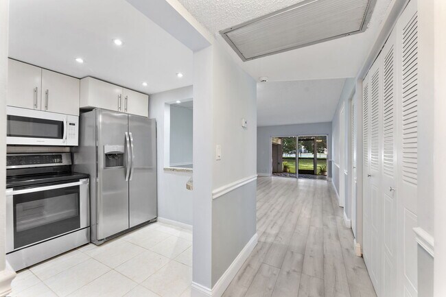 Building Photo - 9370 SW 8th St