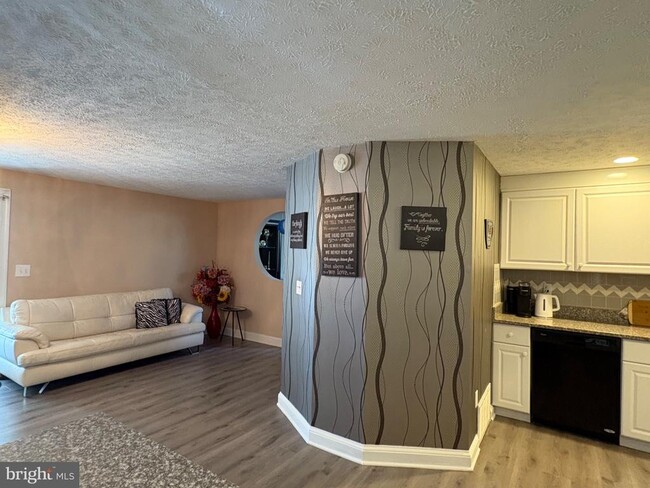 Building Photo - 803 Scott Cir