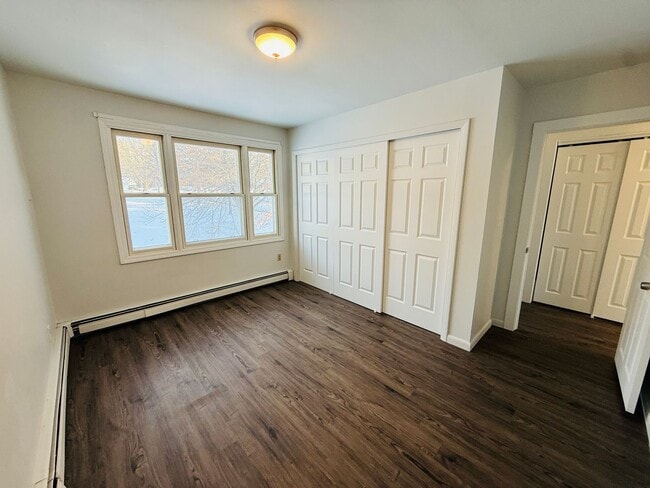 Building Photo - 245 Parliament Cir