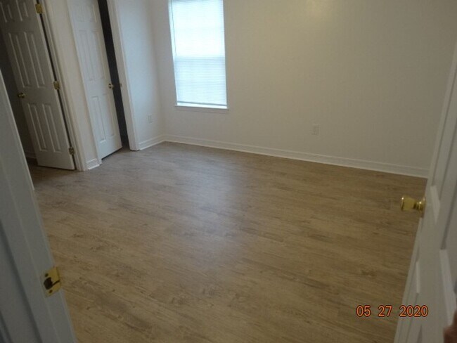 Building Photo - 552 Brock Ave